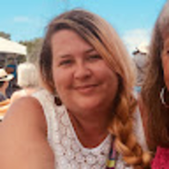 Meet your Posher, Angie - Picture 1 of 1